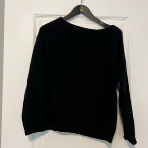 Vince Elegant Black Crew Neck Sweater